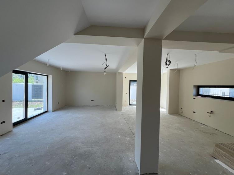 Vila in apropiere Mega Image Moara - 14