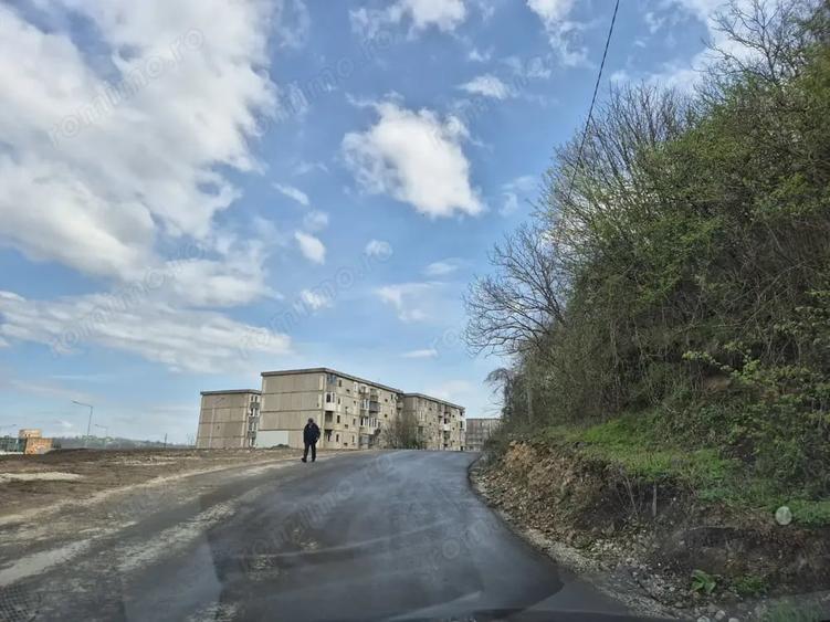 Teren de 1900 mp, în Mociur