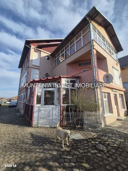 De vanzare Cladire D+P+2E, teren 2000 mp. Zona Targ Saptamanal - 2
