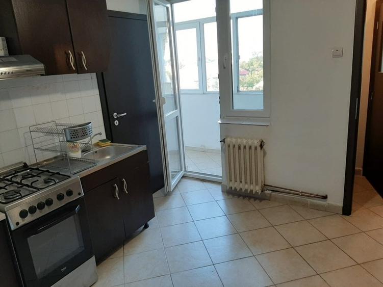 Apartament cu 2 camere, decomandat, zona Palas - 1