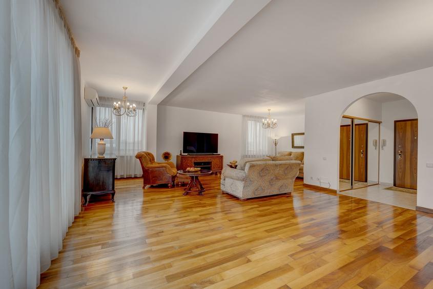 Fully detached family apartment | 242 sqm usable | 92 sqm living/ 41 sqm terrace - 15