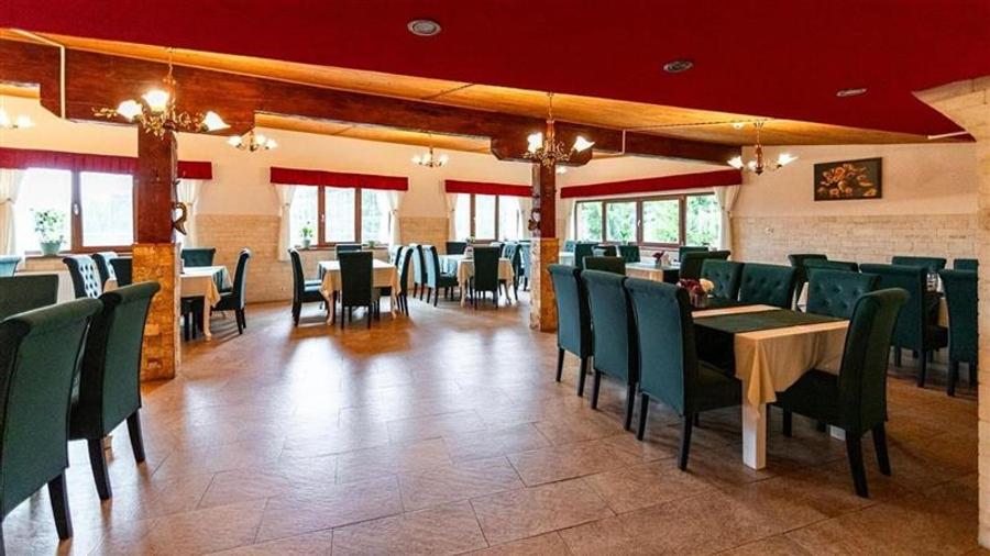 Domeniu turistic, zona pitoreasca, priveliste, aer curat, conditii speciale - 19