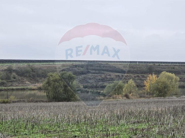 DE VANZARE LAC Pescuit sportiv 6,7ha + TEREN 6,3ha - 7