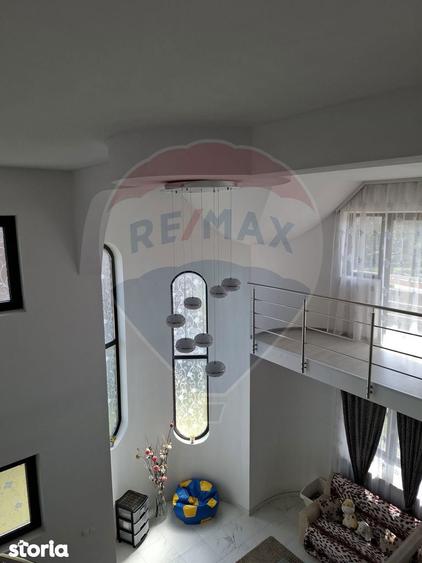 Casa / Vila cu 5 camere de vanzare - 15