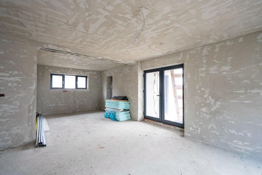 CASA NOUA SEMIFINISATA IN CIHEI CU 3 CAMERE - 4