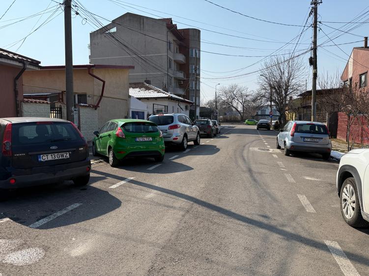 Comision 0% - Zona Stadion - Casa cu 3 camere si dependinte - 1