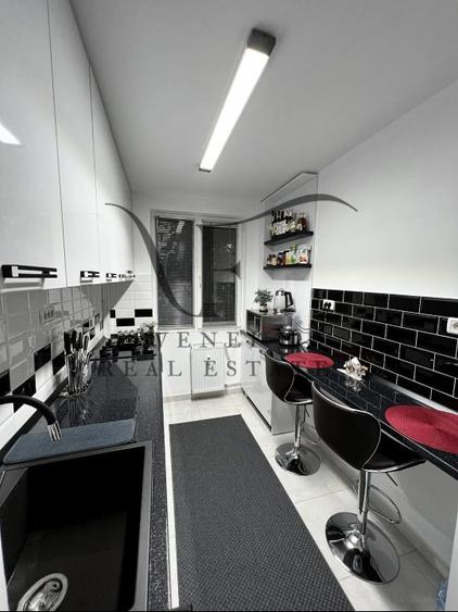 Apartament cu 3 camere decomandat în Obor