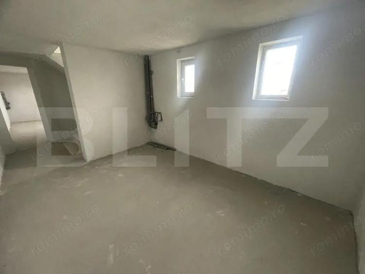 Casa individuala semifinisata 4 amere 10 ari teren si garaj - 11