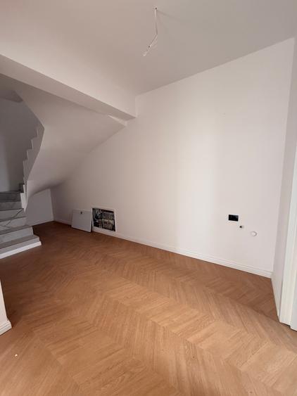 Casa 4 camere / 3 bai / FINALIZATA / 400 mp teren Complex Crown Village - 12