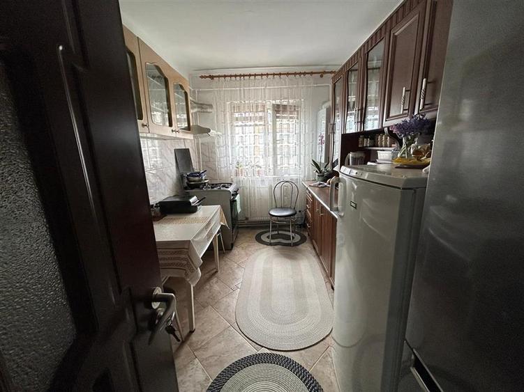 Apartament cu 2 camere de vanzare, 57mp, zona centrala, Piata Moldovei, Directia - 1