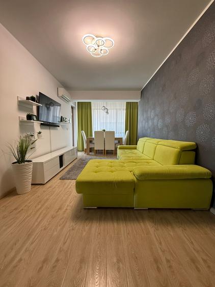 Apartament cu 3 camere semidecomandat în Metalurgiei