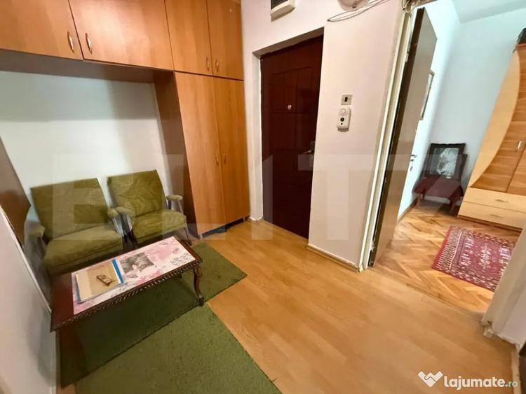 Apartament cu 3 camere semidecomandat în Nord