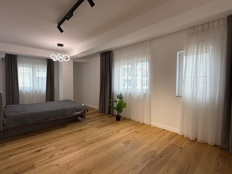 Apartament cu 4 camere decomandat, mobilat în Iancu Nicolae