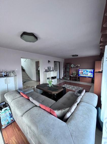 Casa de vanzare in Micesti pe 2 nivele si demisol cu garaj - 1