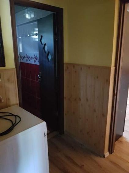 Apartament cu 3 camere semidecomandat în Lupeni - 9