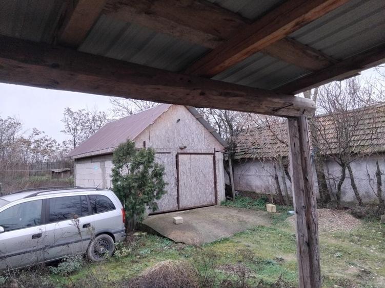 Casă cu 3 camere în Stăvărăști