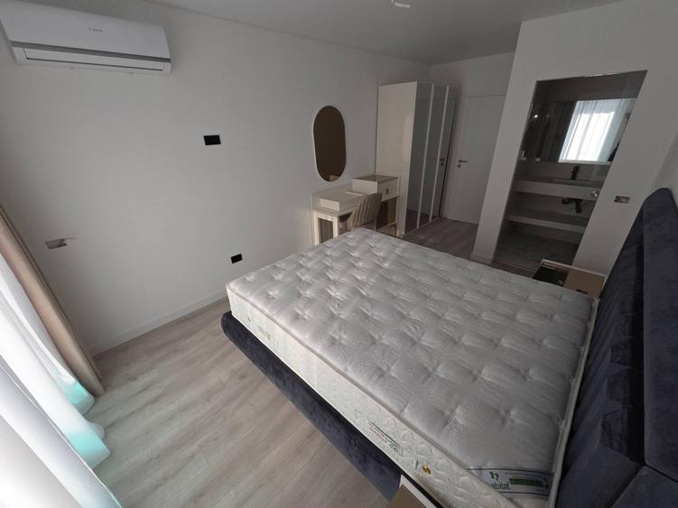 Apartament cu 3 camere semidecomandat în Zorilor