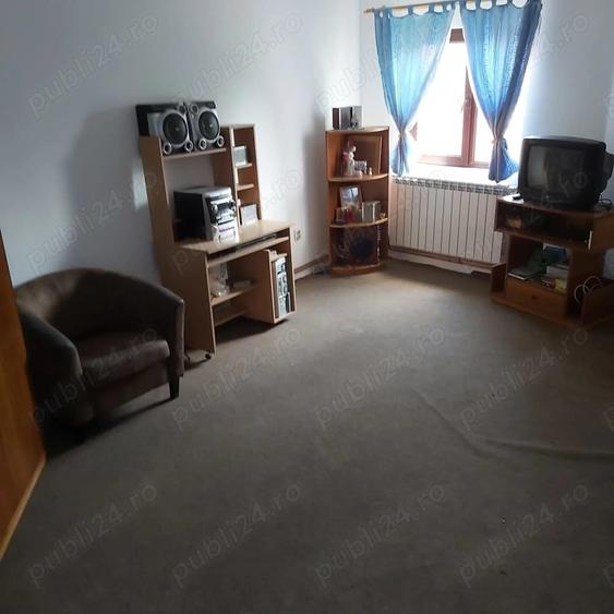 Casă cu 5 camere cu Teren 700 Mp în Miroslava