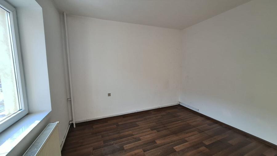 Apartament cu 3 camere decomandat în Dristor