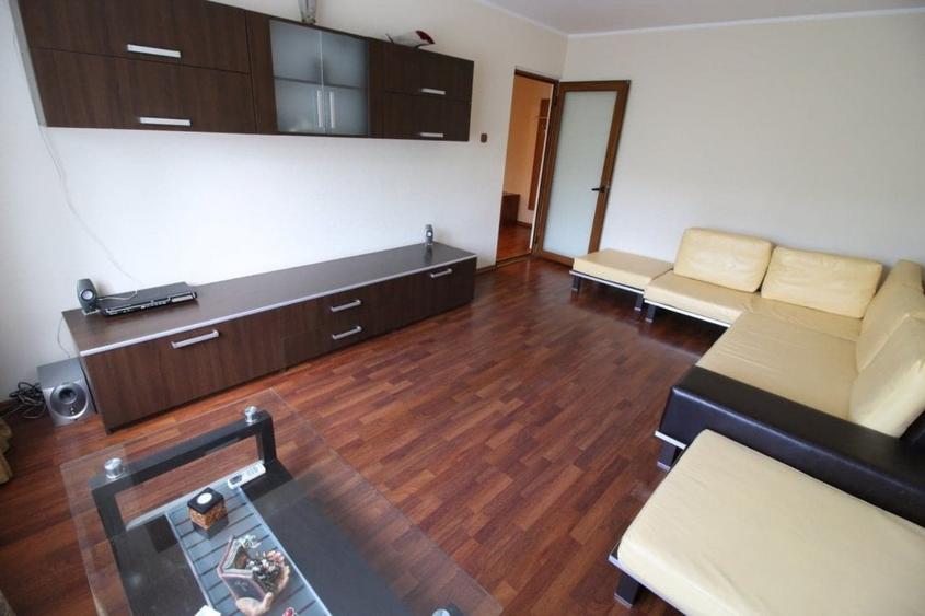 Apartament cu 2 camere decomandat în Micro 39