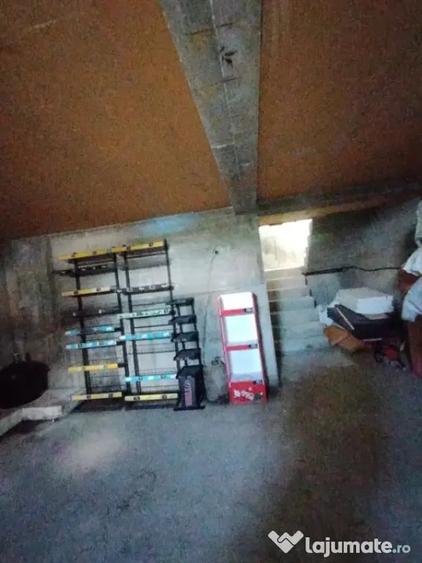 Casă cu 7 camere cu Teren 865 Mp în Bucovăț