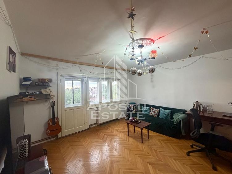 Apartament cu 2 camere decomandat, mobilat în Bucovina