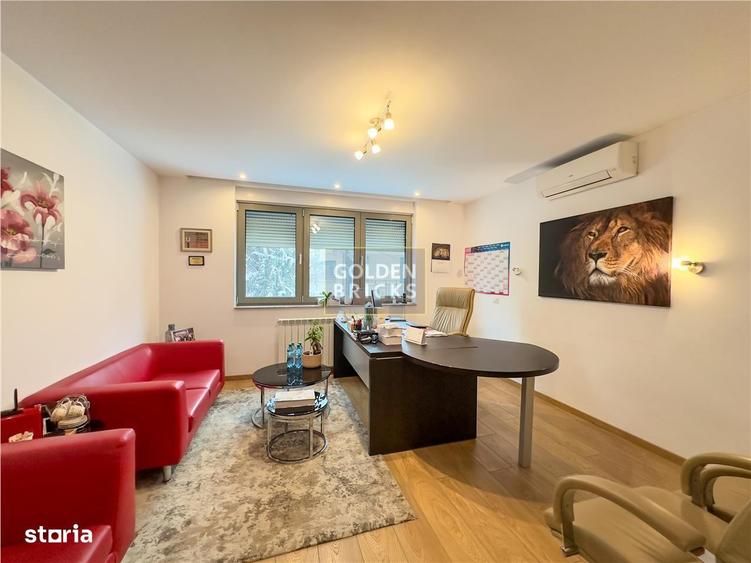 Casă cu 8 camere cu Teren 400 Mp în Aviației