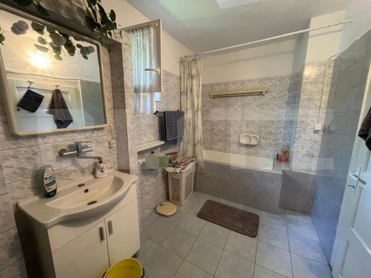 Casă individuală cu 3 camere cu Canalizare în Șintereag