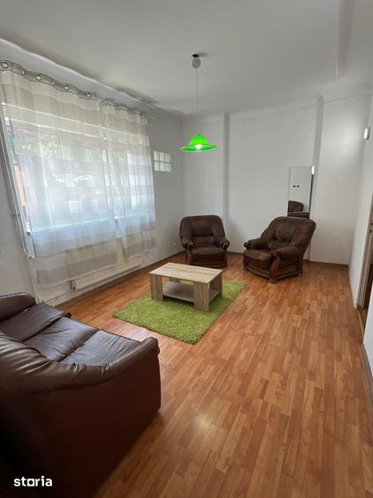 Casă cu 8 camere cu Teren 197 Mp în Iancului