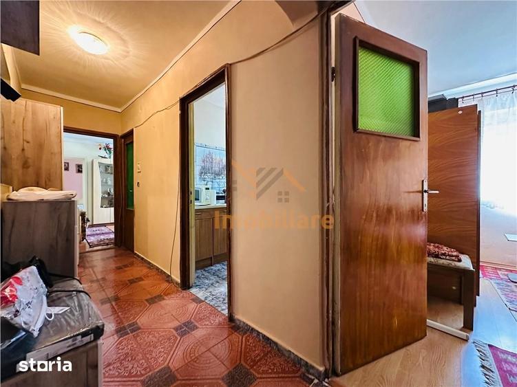 Apartament cu 3 camere semidecomandat în Iosia