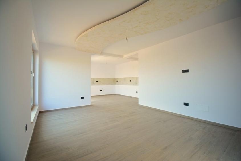 Apartament cu 3 camere decomandat în Valea Lupului