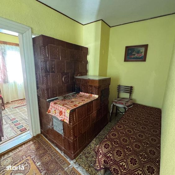 Hantesti - casa de locuit cu 3 camere si anexe - 1