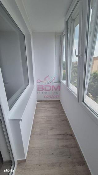Apartament cu 3 camere semidecomandat în Micro 1