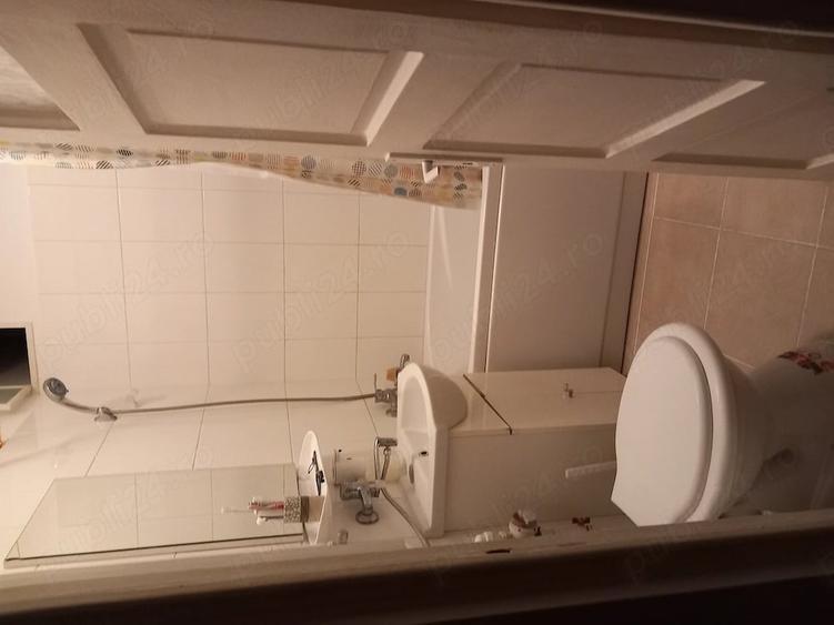 Apartament 2 camere decomandat , zona verde fara trafic auto, la 2 pasi de bulevard.si de b - 7