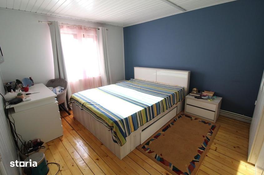 Casă cu 5 camere cu Teren 8610 Mp în Pestișu Mic