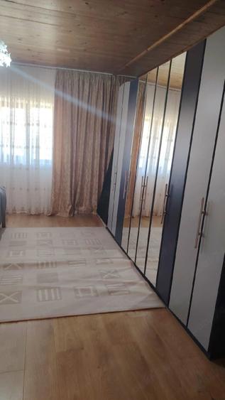 Casă cu Teren 3700 Mp în Alparea