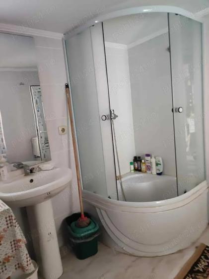 Casă cu 6 camere în Lungoci