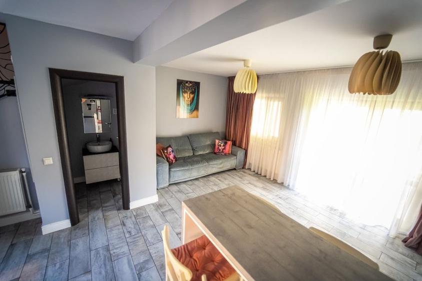 Casă cu 3 camere în Olteni