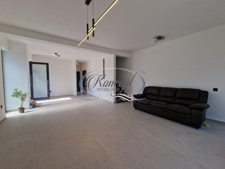 Duplex cu 6 camere cu Canalizare în Europa