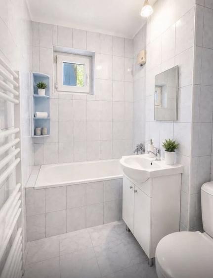 Apartament cu 3 camere decomandat, mobilat în Lacul Tei