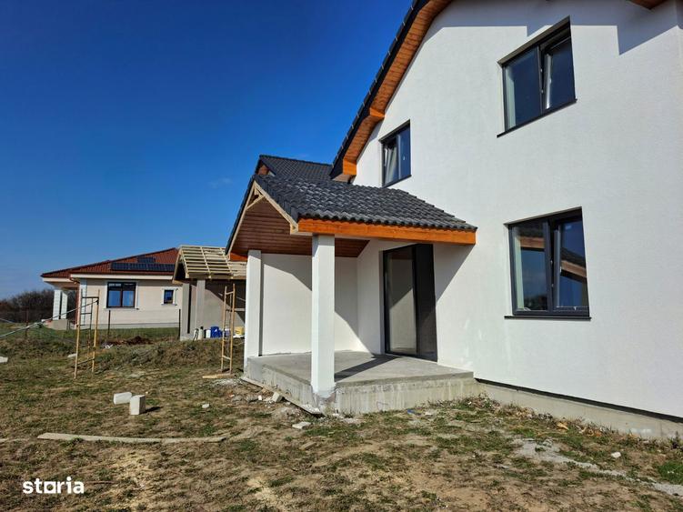 Casa Martinesti cu 3 camere+living, parcare acoperita ?i teren 450mp. - 1