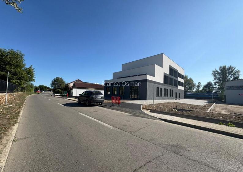 Cladire moderna P+2 cu parcare proprie - str. Tineretului