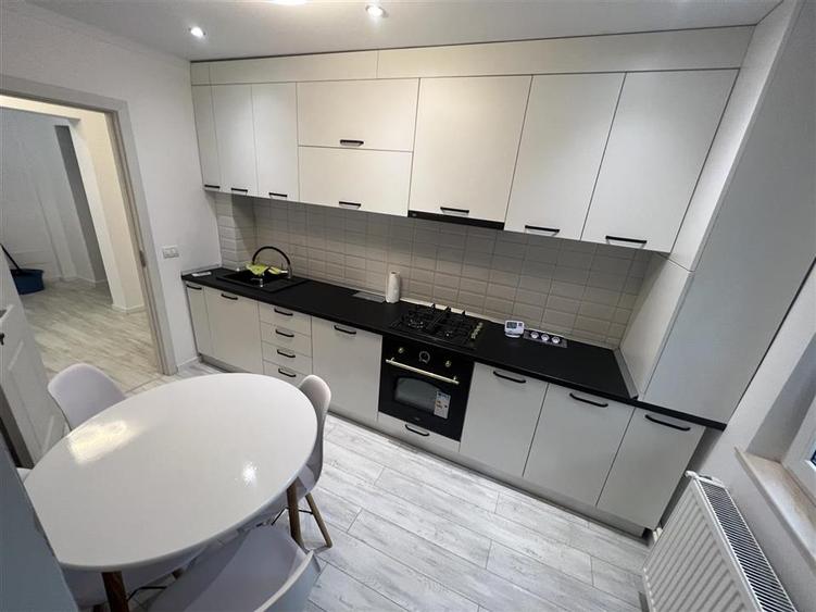 Apartament 2 camere, etaj 3, renovat, zona Sala Polivalenta - 1