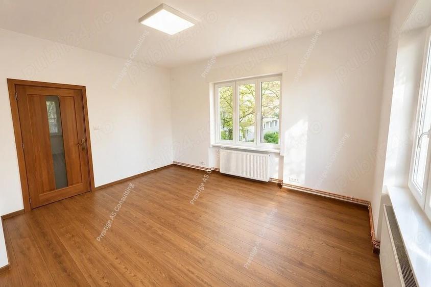 Apartament cu 3 camere decomandat în Punctele Cardinale