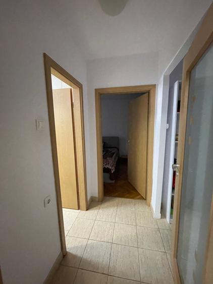 Apartament cu 2 camere decomandat în Medicină