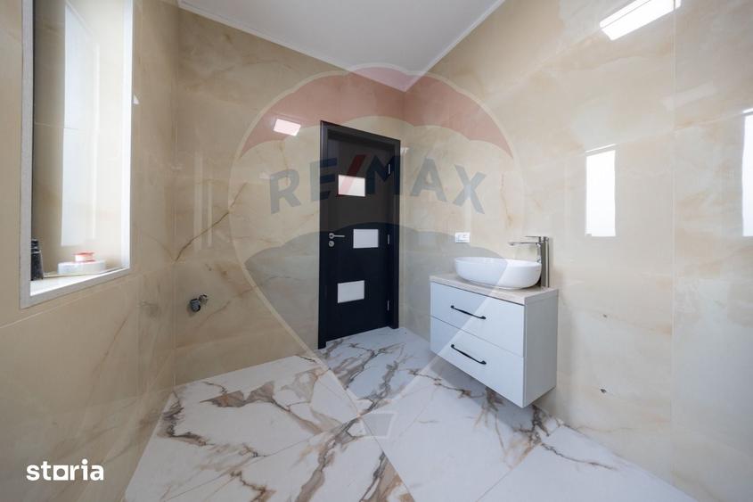 Casă cu 4 camere cu Teren 250 Mp în Tărlungeni