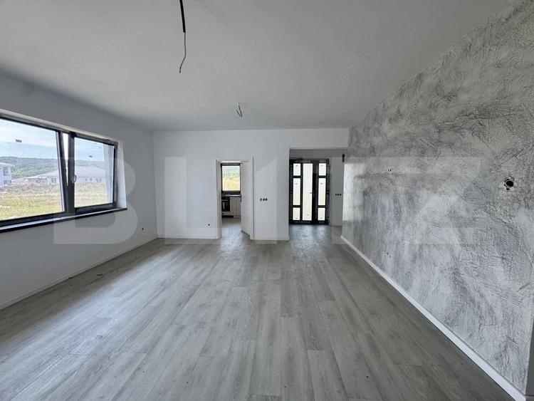 Casă cu Teren 528 Mp în Corunca