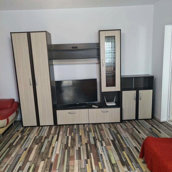 Inchiriez ap.1 cam., 46 mp - 8