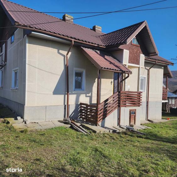 Casa detasata, 4 camere, o anexa , 2 garaje ,?i subsol - 4