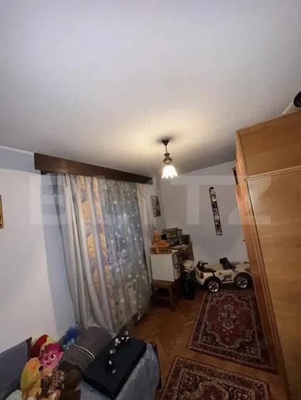 Apartament cu 4 camere, semidecomandat, Deva, zona lini?tita - 1